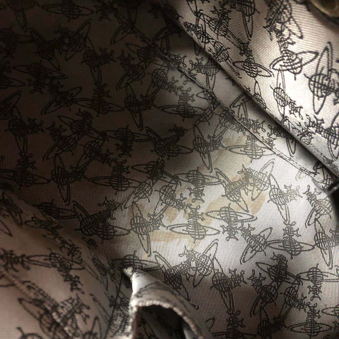 비비안웨스트우드 빈티지 애나벨 보부상 빅 로고 골드 토트백 가방 상품이미지10