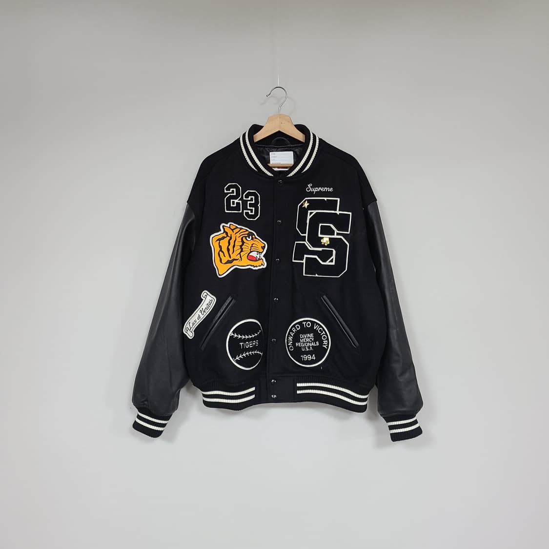 슈프림 타이거 바시티 자켓 블랙 XL 상품이미지1