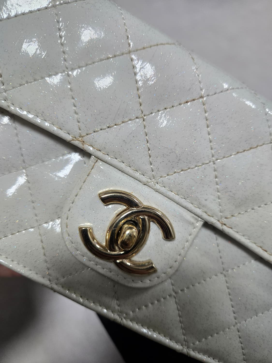 샤넬 페이던트 플립백 골드체인 상품이미지3