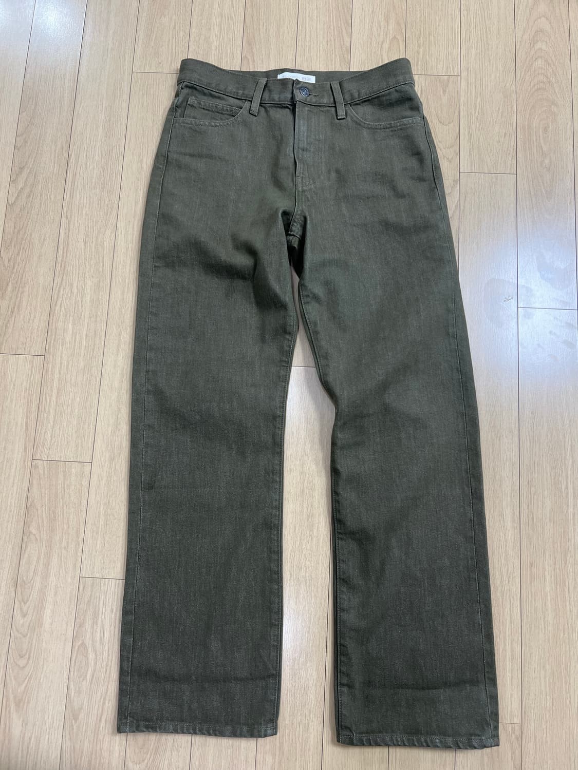 유니클로 JW앤더슨 스트레이트진 카키색 25 사이즈 상품이미지1