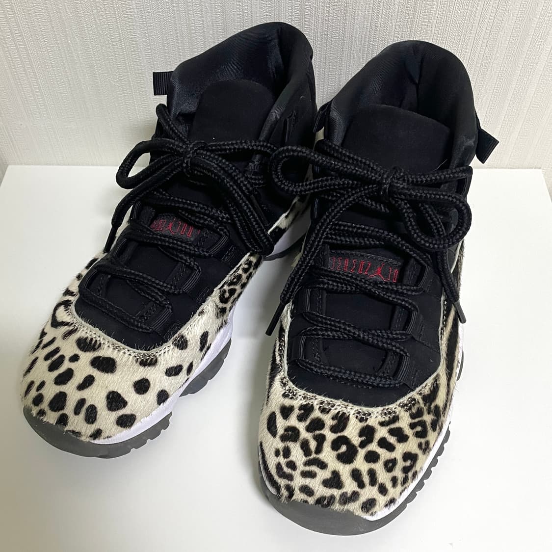 [uk4.5] 상태최상 235-240 조던 송치 레오파드 화이트 농구화 상품이미지2