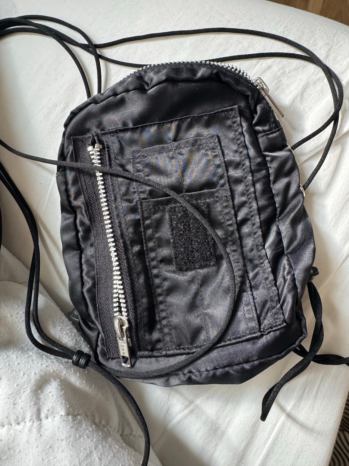 논디스클로즈 크로스백 상품이미지1