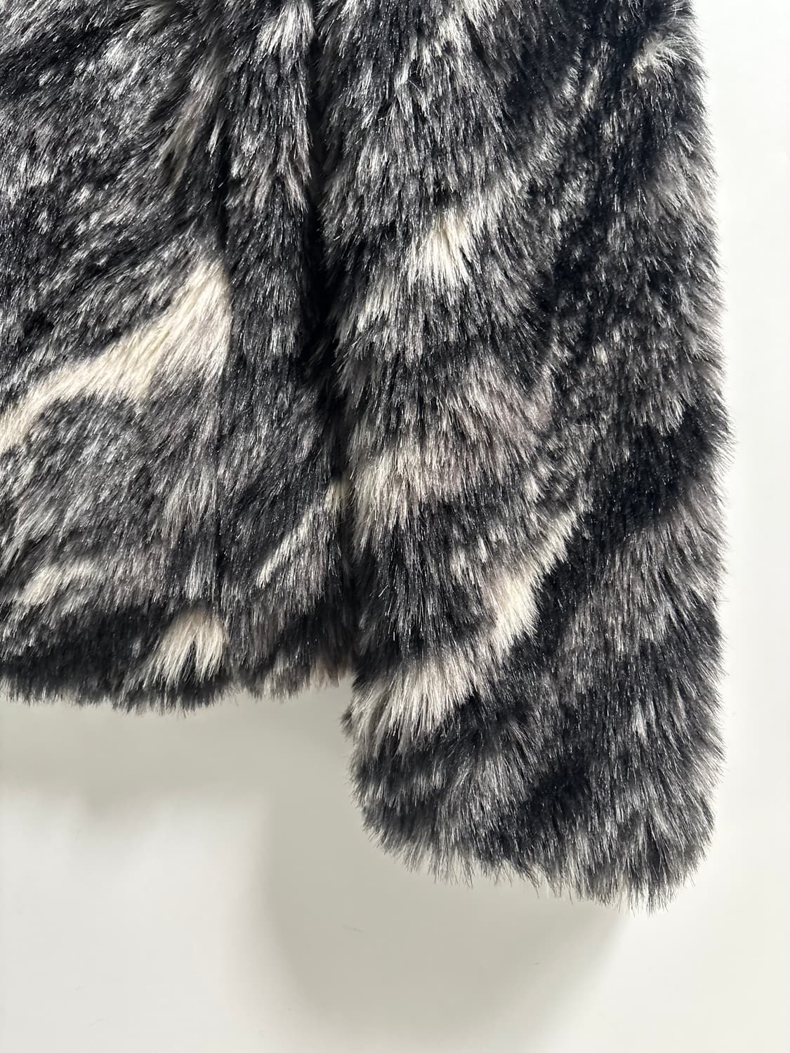 Armani Exchange 아르마니익스체인지 울프 멀티 퍼 자켓 상품이미지8