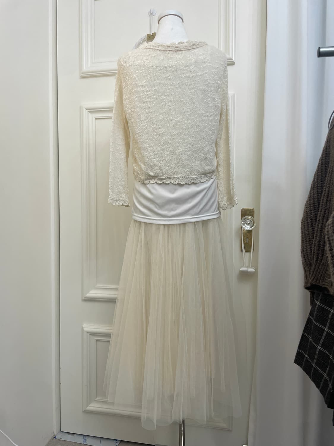ivory one-button fairy buccle cardigan&l 상품이미지4