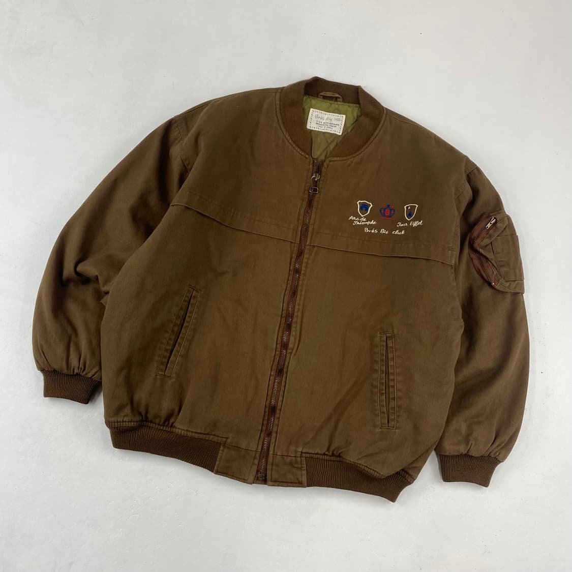 브레스비즈 빈티지 자수 봄버 점퍼 (100) 상품이미지1