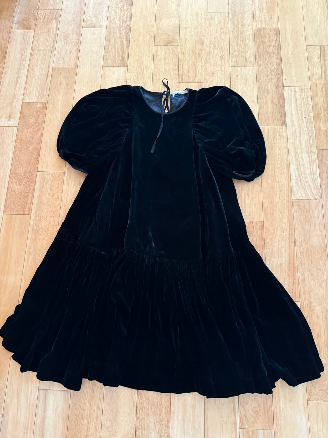 세실리에반센 벨벳 알렉사 원피스 상품이미지3