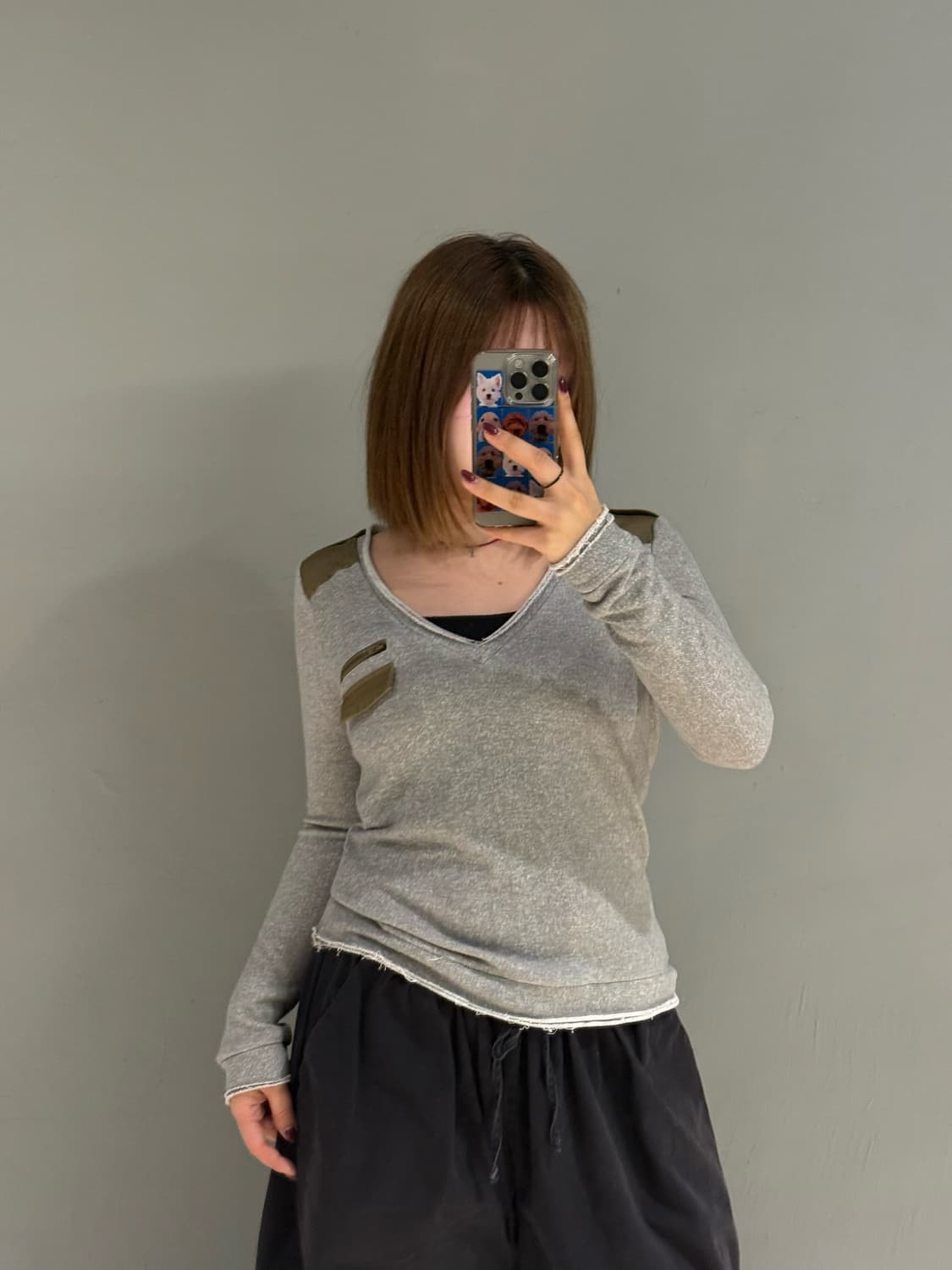 grunge cutting pocket v-neck long sleeve 상품이미지1