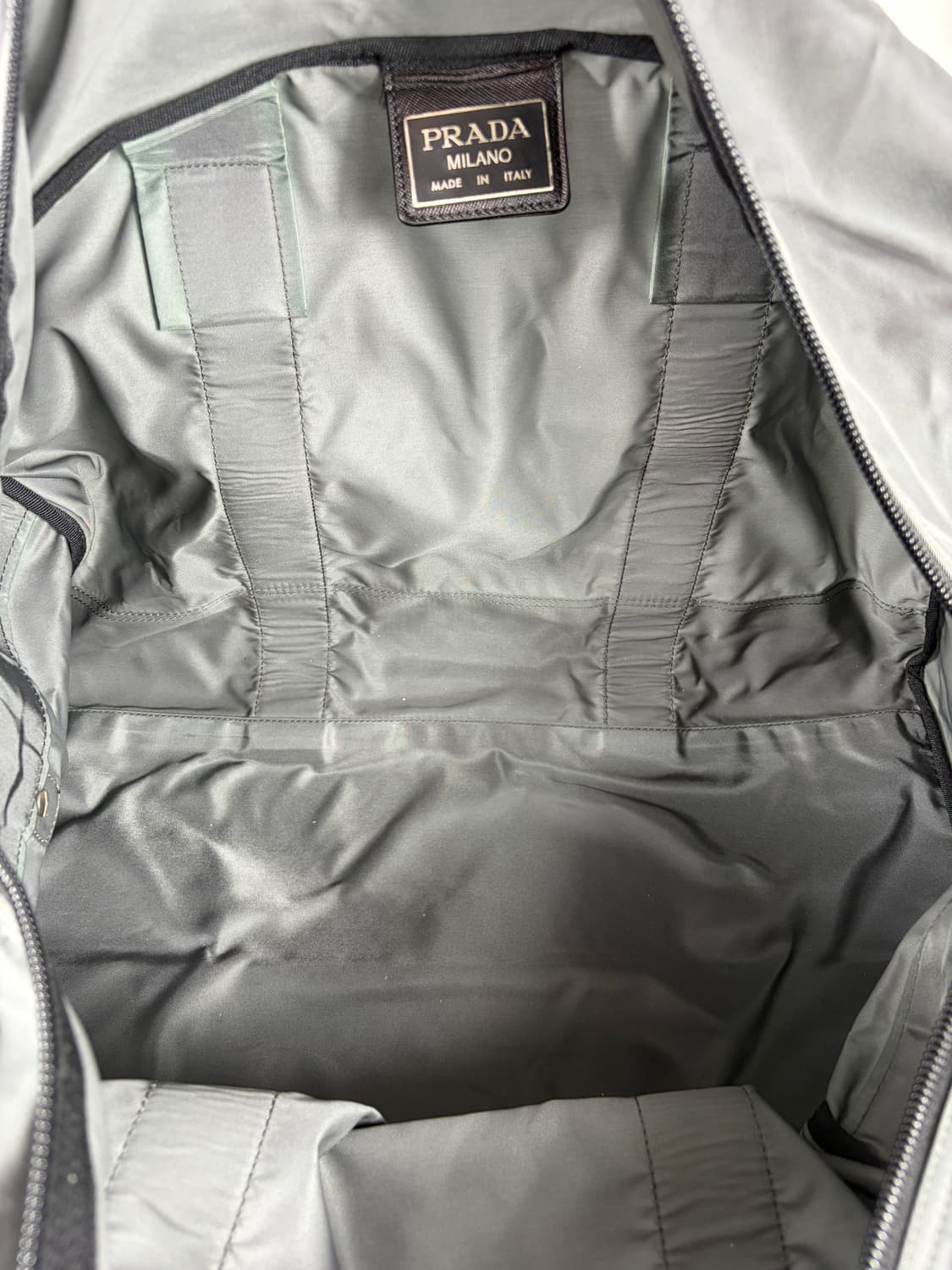 프라다 나일론 보스턴백 그레이 상품이미지9