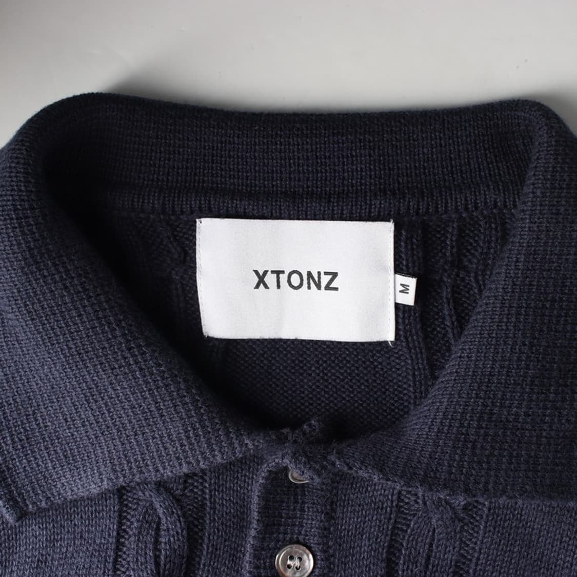 엑스톤즈 케이블 조직 카라 반팔 니트 네이비 M 상품이미지5