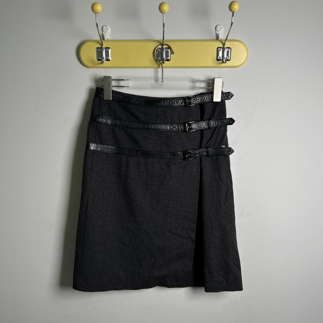 마이클 코어스 벨티드 랩 미디 스커트  상품이미지1