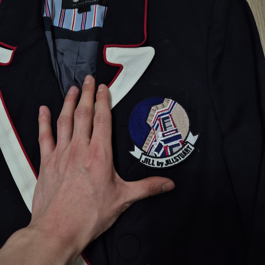 질 바이 질스튜어트 와펜로고 울 더블 블레이저 자켓 S(90) 상품이미지4