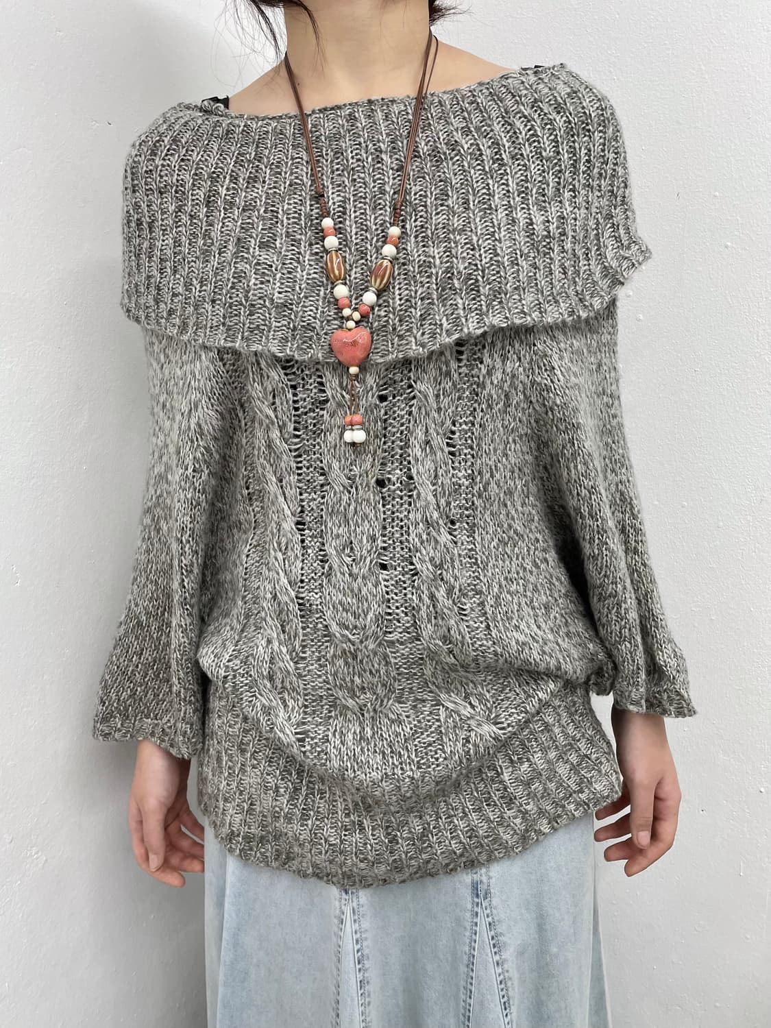 그레이 오프숄더 여리 니트 🩶 상품이미지1