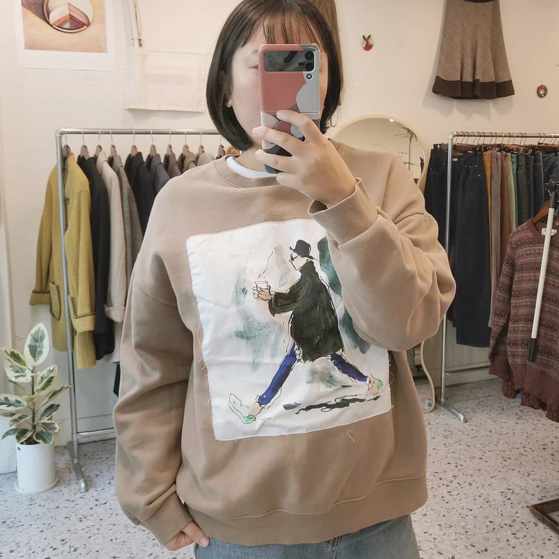 The clap 캐리커쳐 기모 맨투맨 상품이미지2