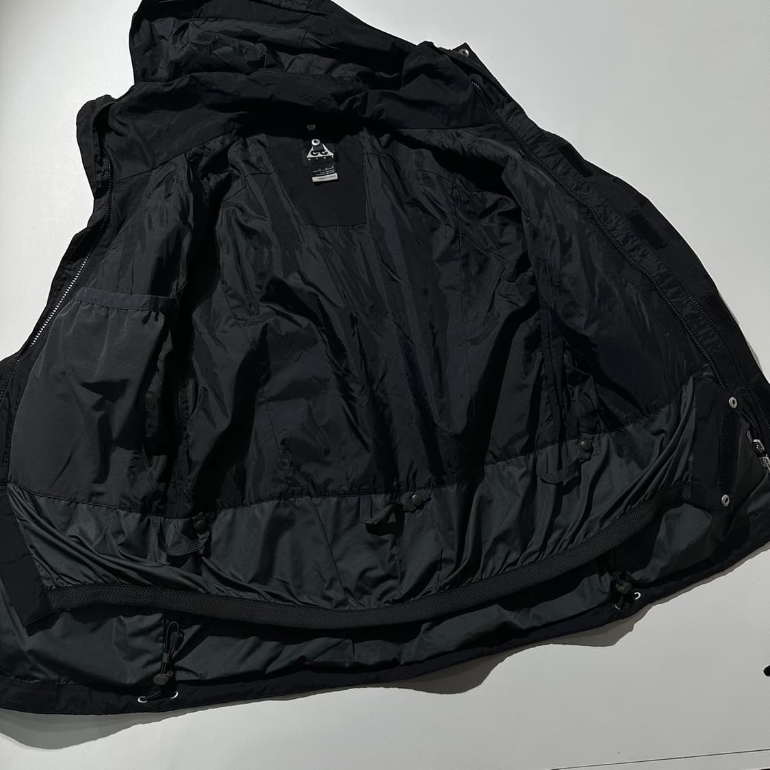 나이키 ACG 로고 바람막이 자켓 블랙 상품이미지9