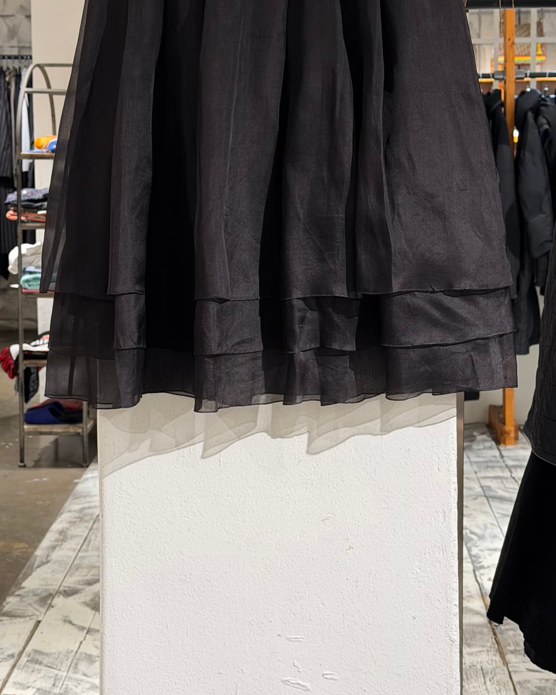 살바토레 페라가모 블랙 실크 레이어드 플레어 미디 스커트 상품이미지6