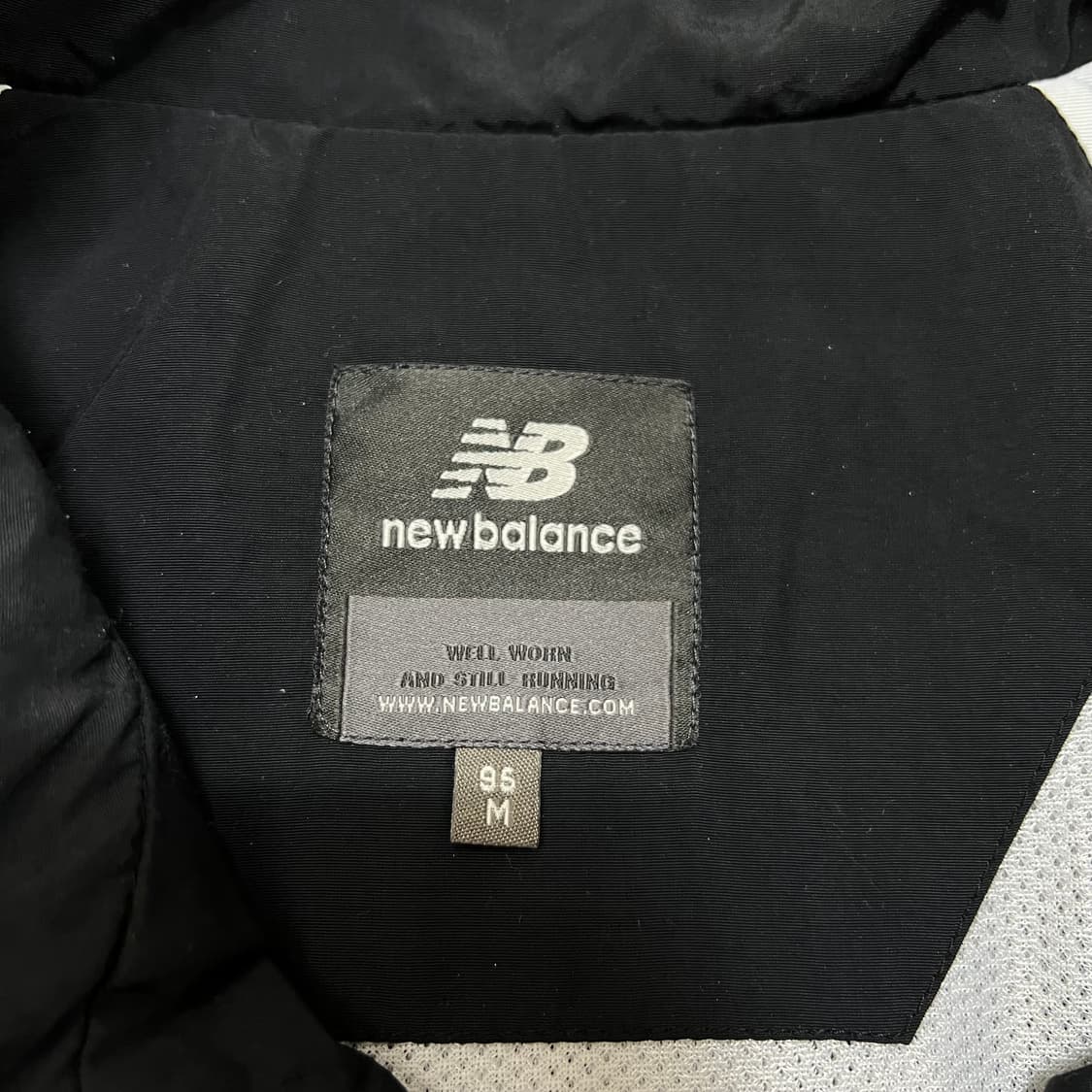 뉴발란스 스포츠 로고 배색 사이드라인 바람막이 자켓 [블랙] M/95 상품이미지5