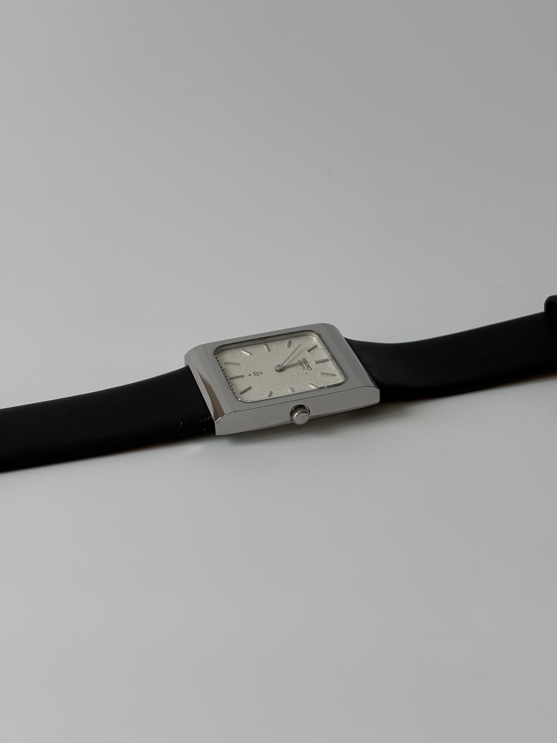 세이코 1970년대 텍스처 다이얼 실버 스퀘어 쿼츠 남성 상품이미지4