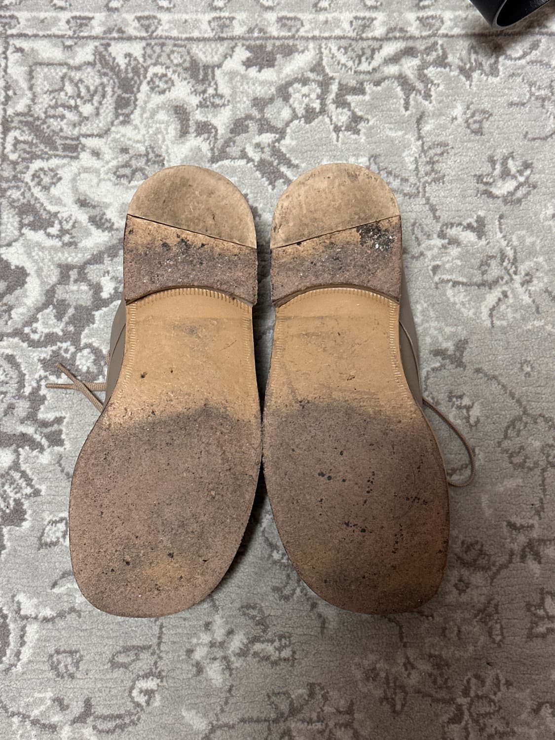 러프넥 빈 더비슈즈 그레이 255사이즈 판매 상품이미지3