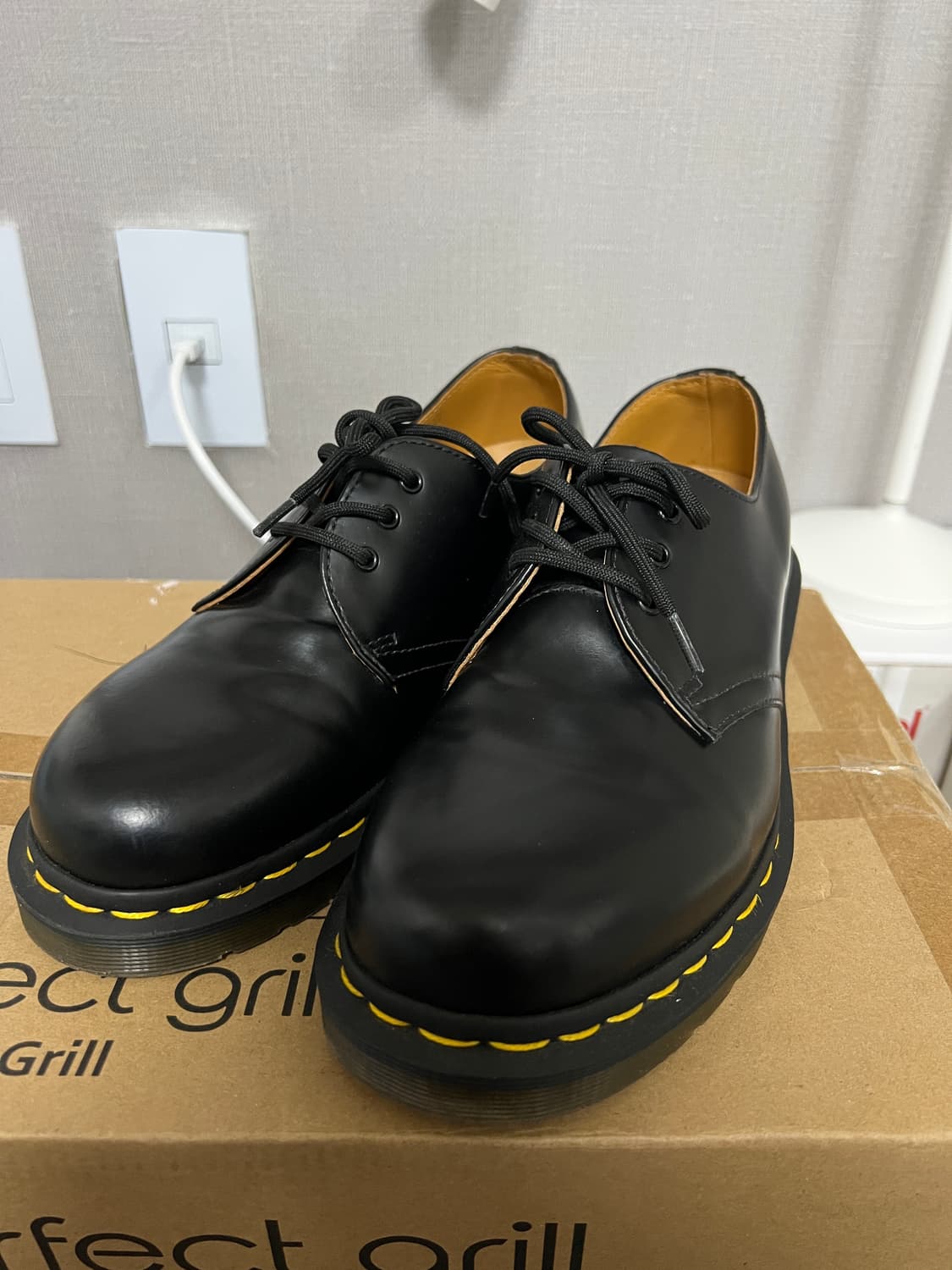 택포14) 닥터마틴 1461 스무스 3홀 블랙 UK5 240 상품이미지1