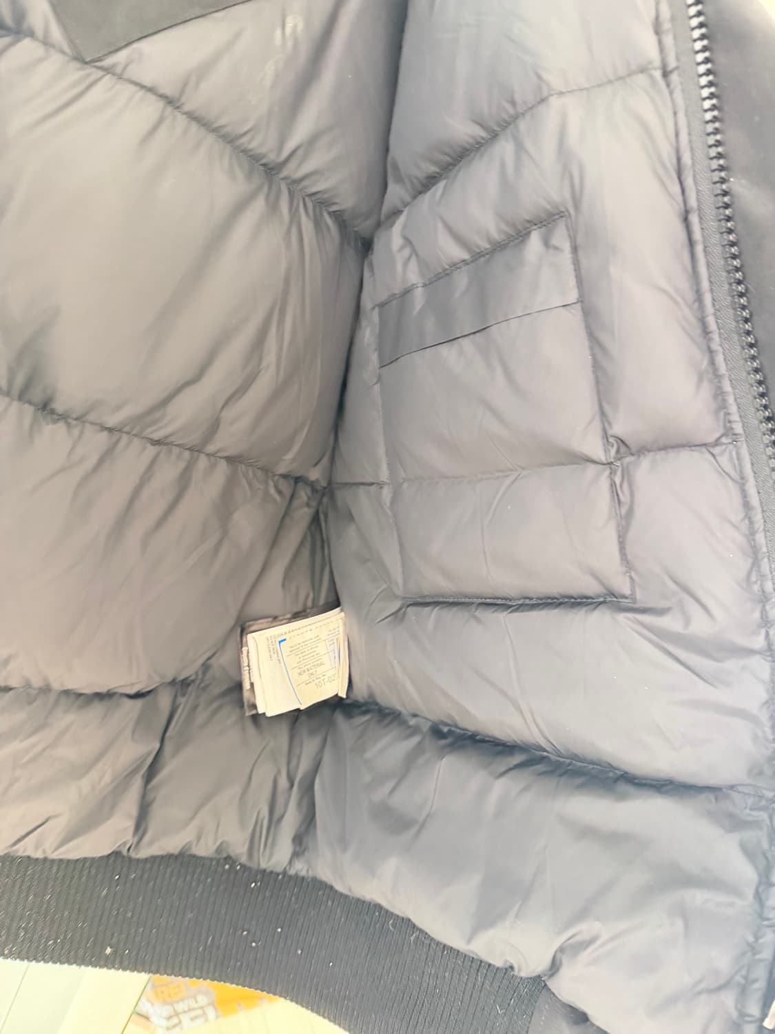 캐나다쿠스 블랙 패딩 M 상품이미지6