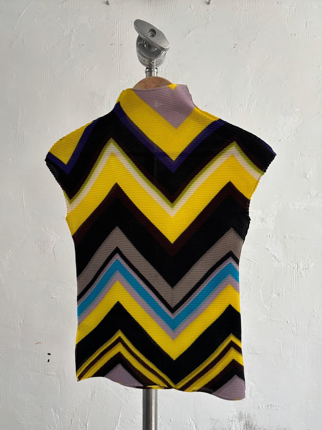 me Issey Miyake me이세이미야케 지그재그 목폴라 나시  상품이미지4