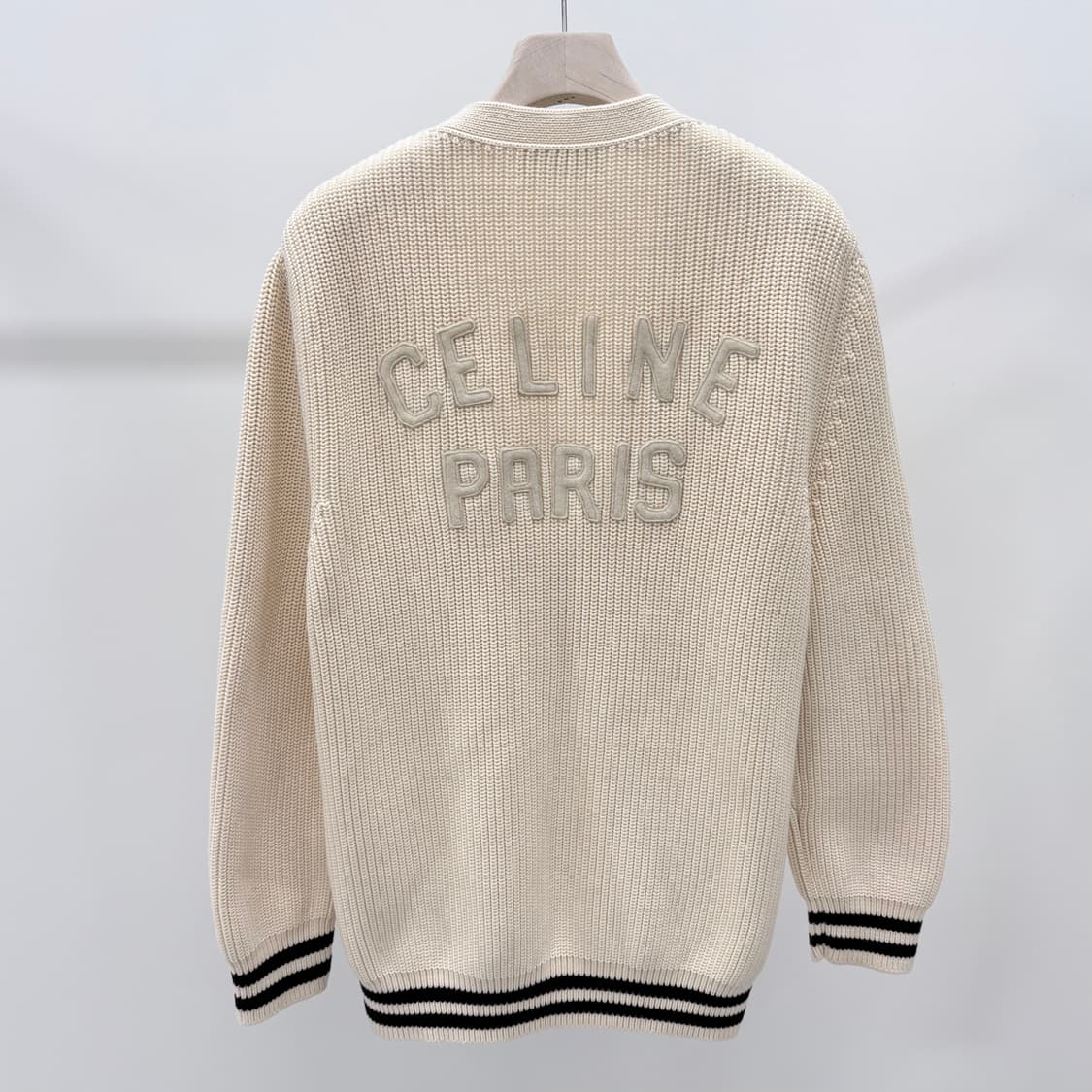 [S+급/M] 24FW 셀린느 C로고 컬리지 가디건 아이보리 상품이미지5