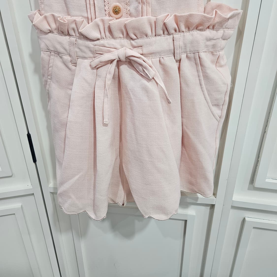 리즈멜로(Lizmelo) 딸기우유 프릴 멜빵팬츠 상품이미지4