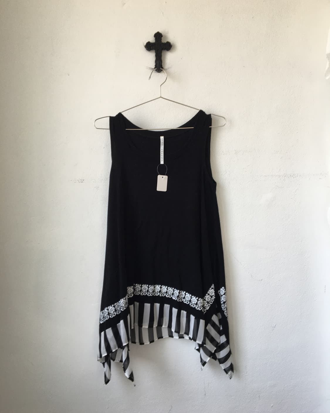 Sunao kuwahara Unbalanced sleeveless one 상품이미지2