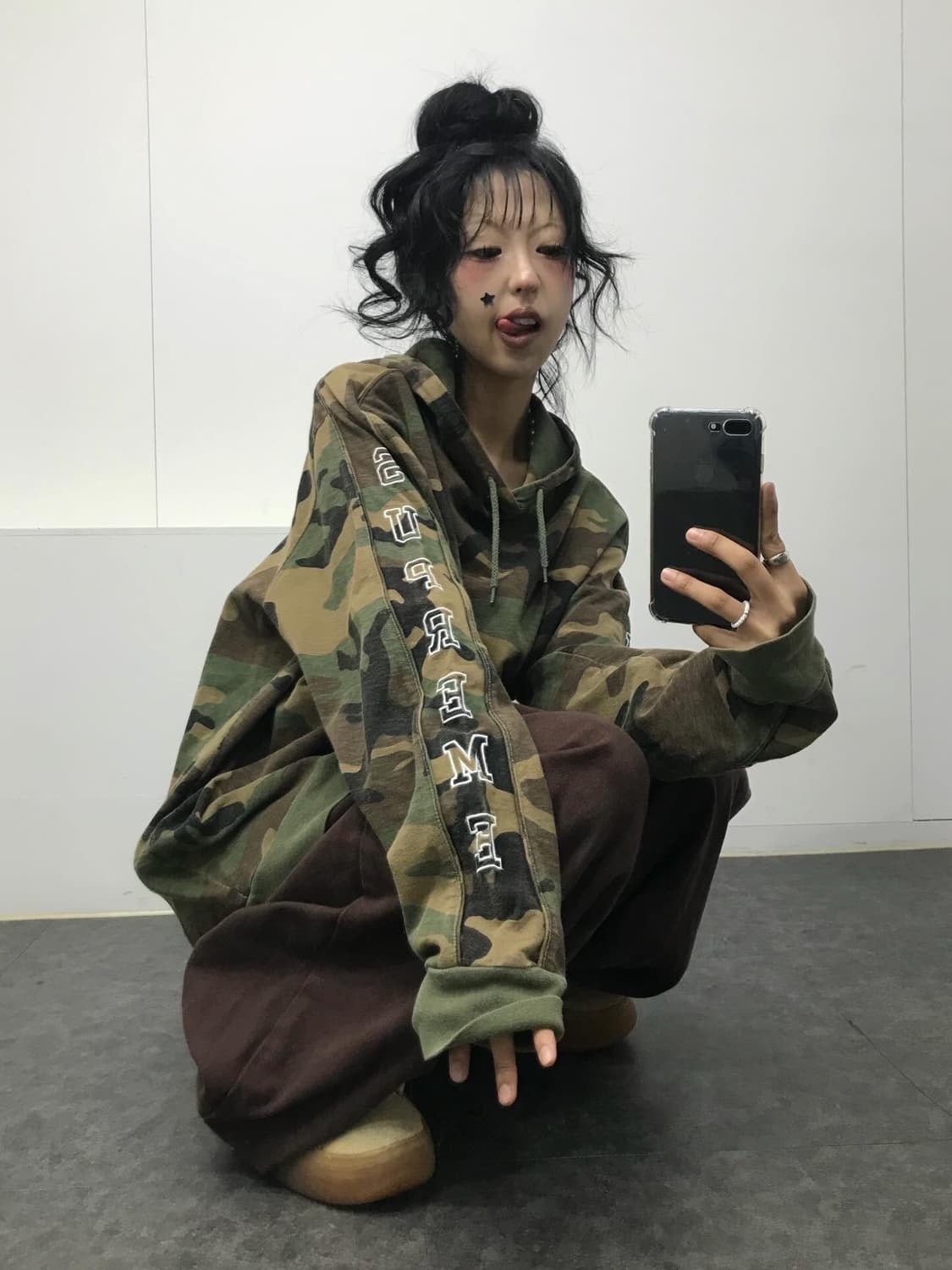 슈프림 사이드 로고 자수 카모 후드 롱슬리브  상품이미지9