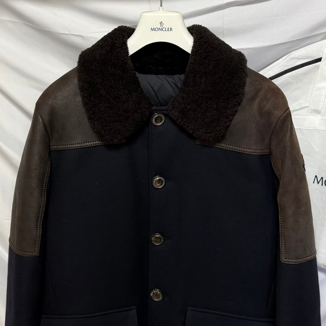 [S+급/4] 몽클레어 라흐넬 무스탕 레더 자켓 브라운 상품이미지3