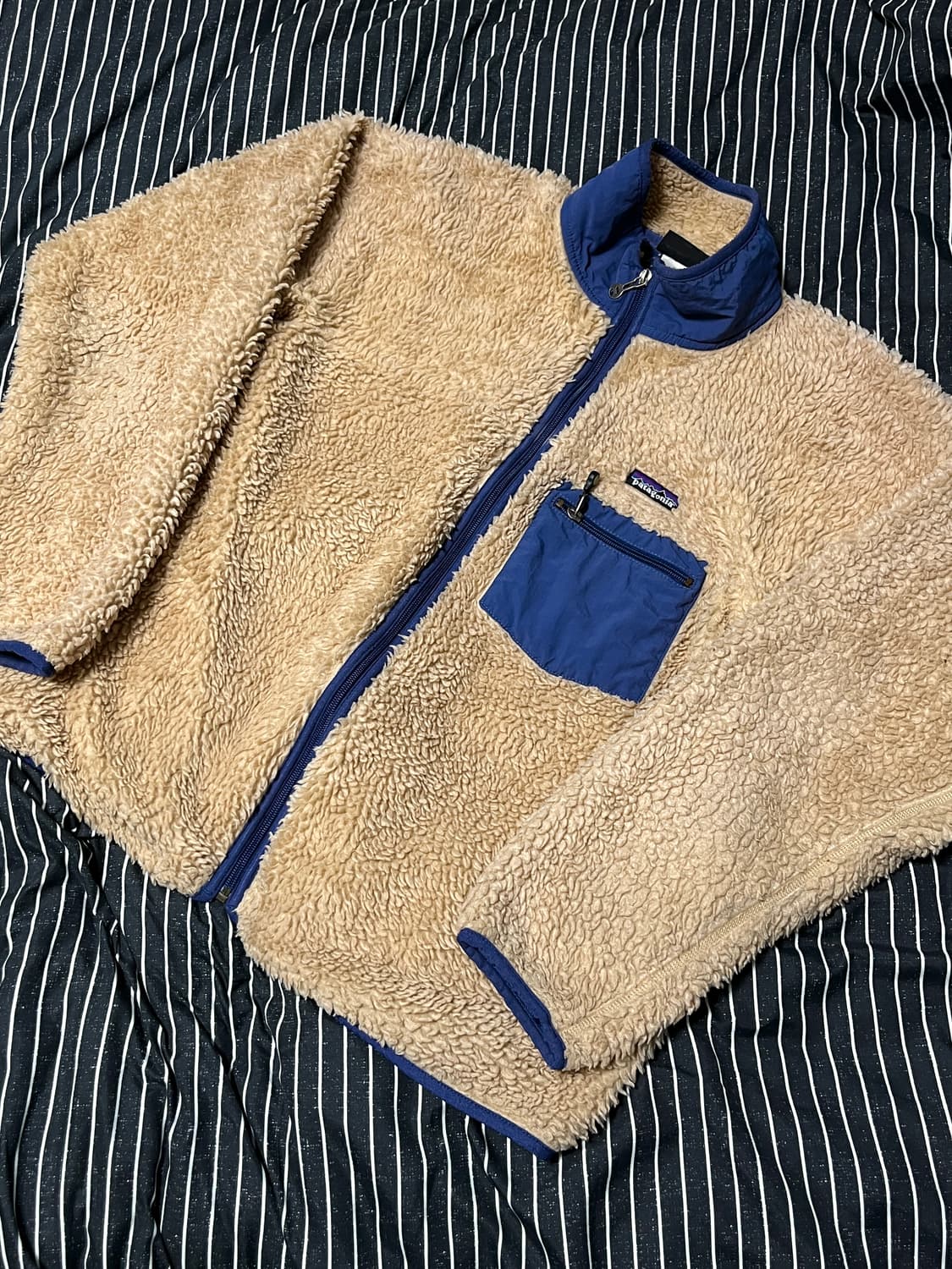 파타고니아 레트로 딥파일 네추럴 L 상품이미지1