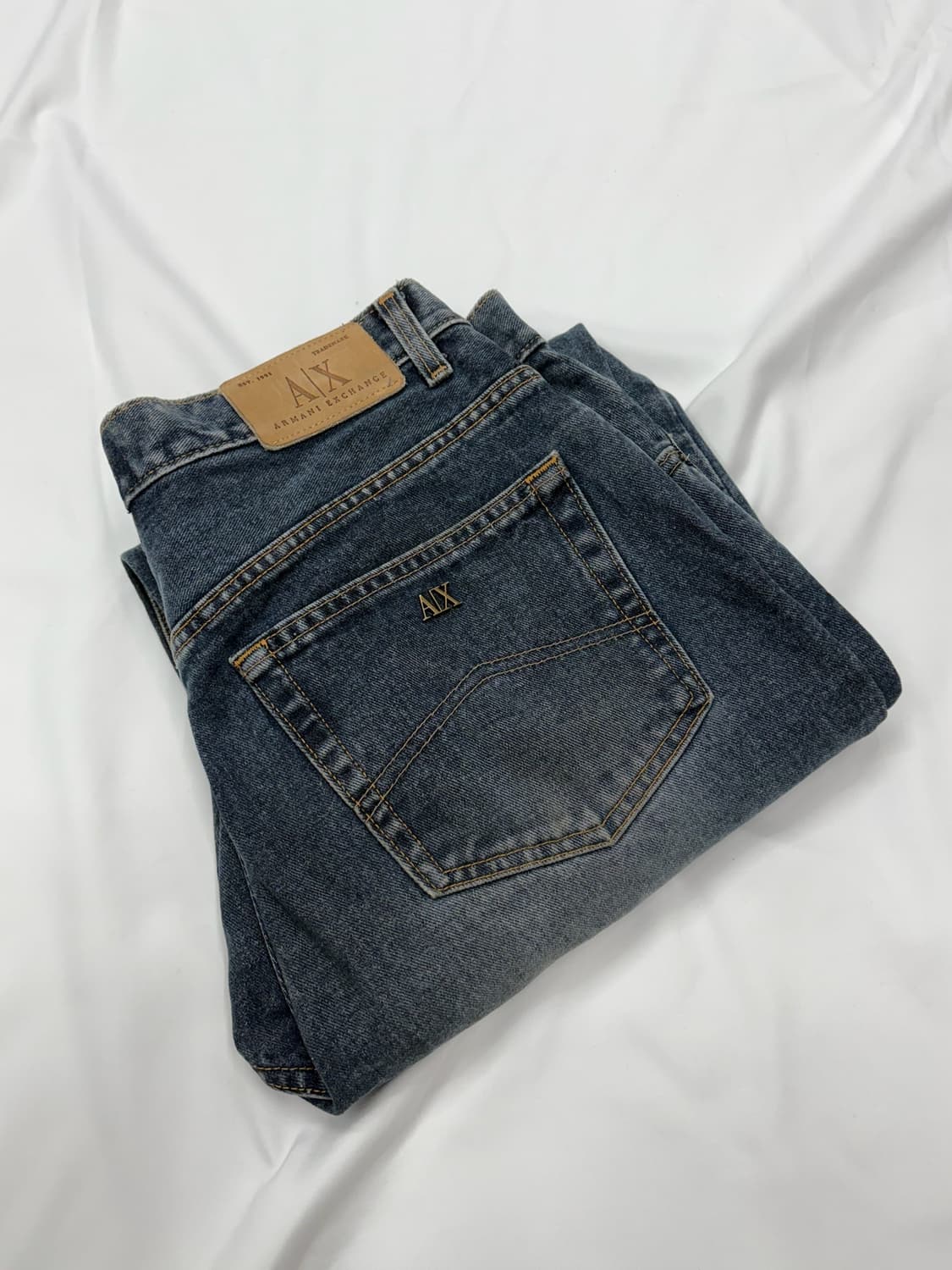 아르마니 익스체인지 AX 릴랙스드 핏 워싱 데님 팬츠 상품이미지4