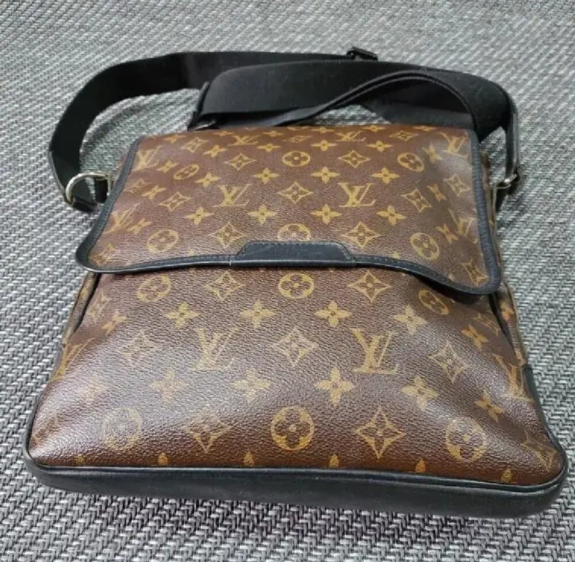 루이비통 모노그램 마카사 베이스 MM 크로스백  상품이미지2