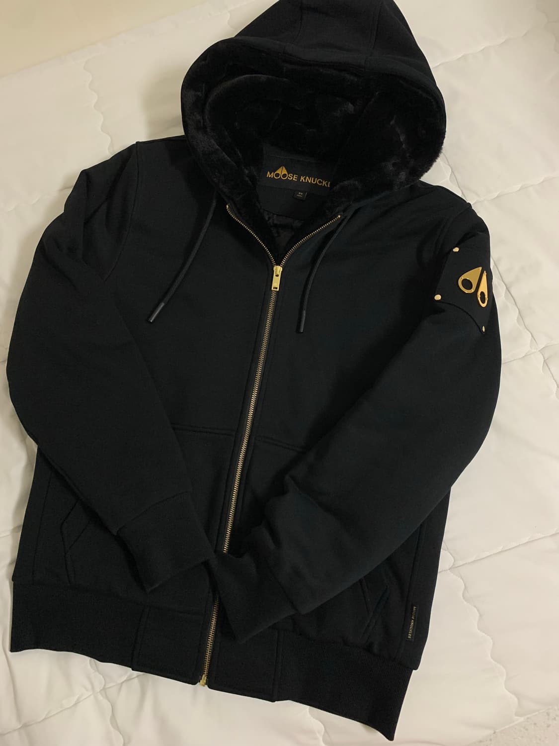 무스너클 버니스웨터 금장 상품이미지1