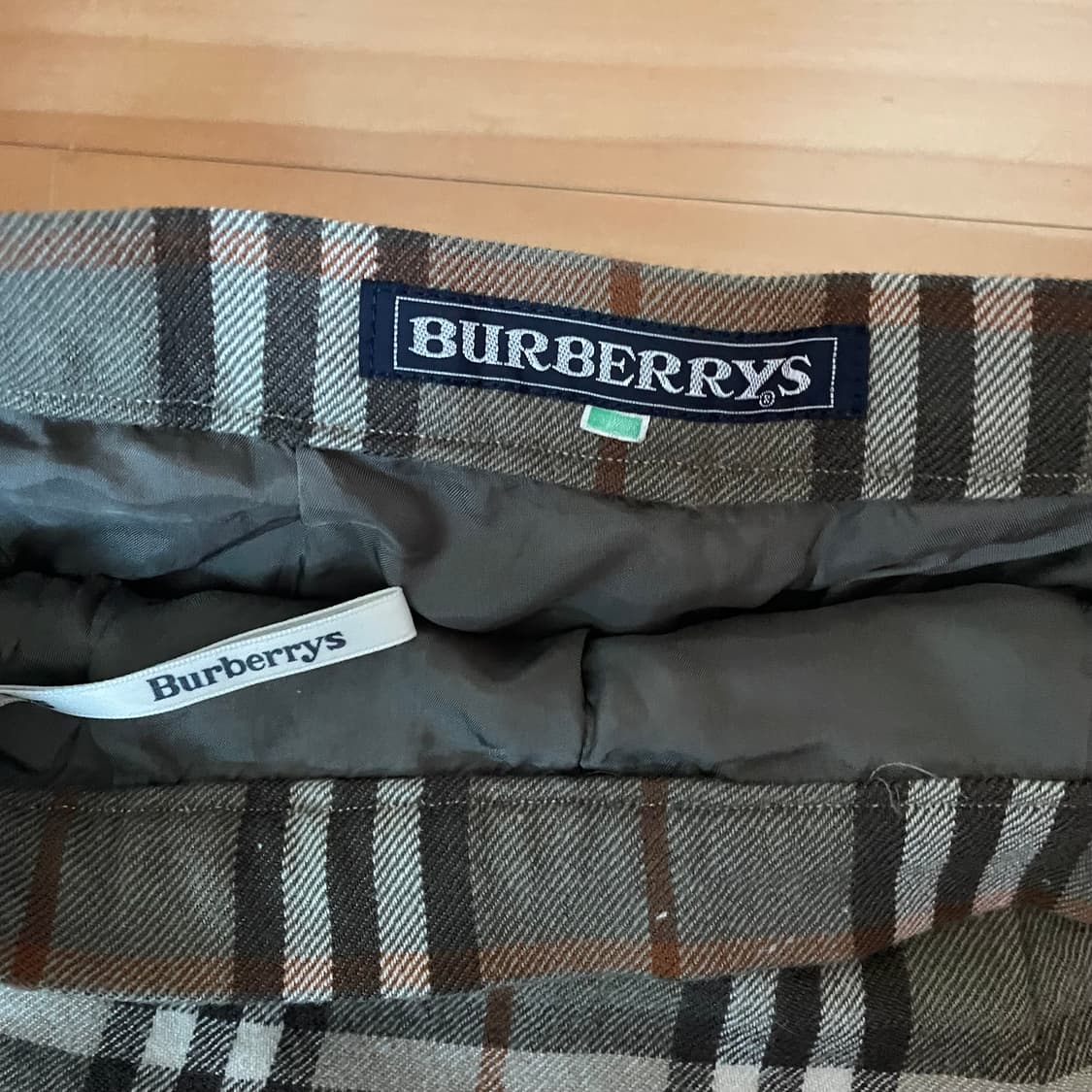 버버리 울 체크 플리츠 스커트 상품이미지2