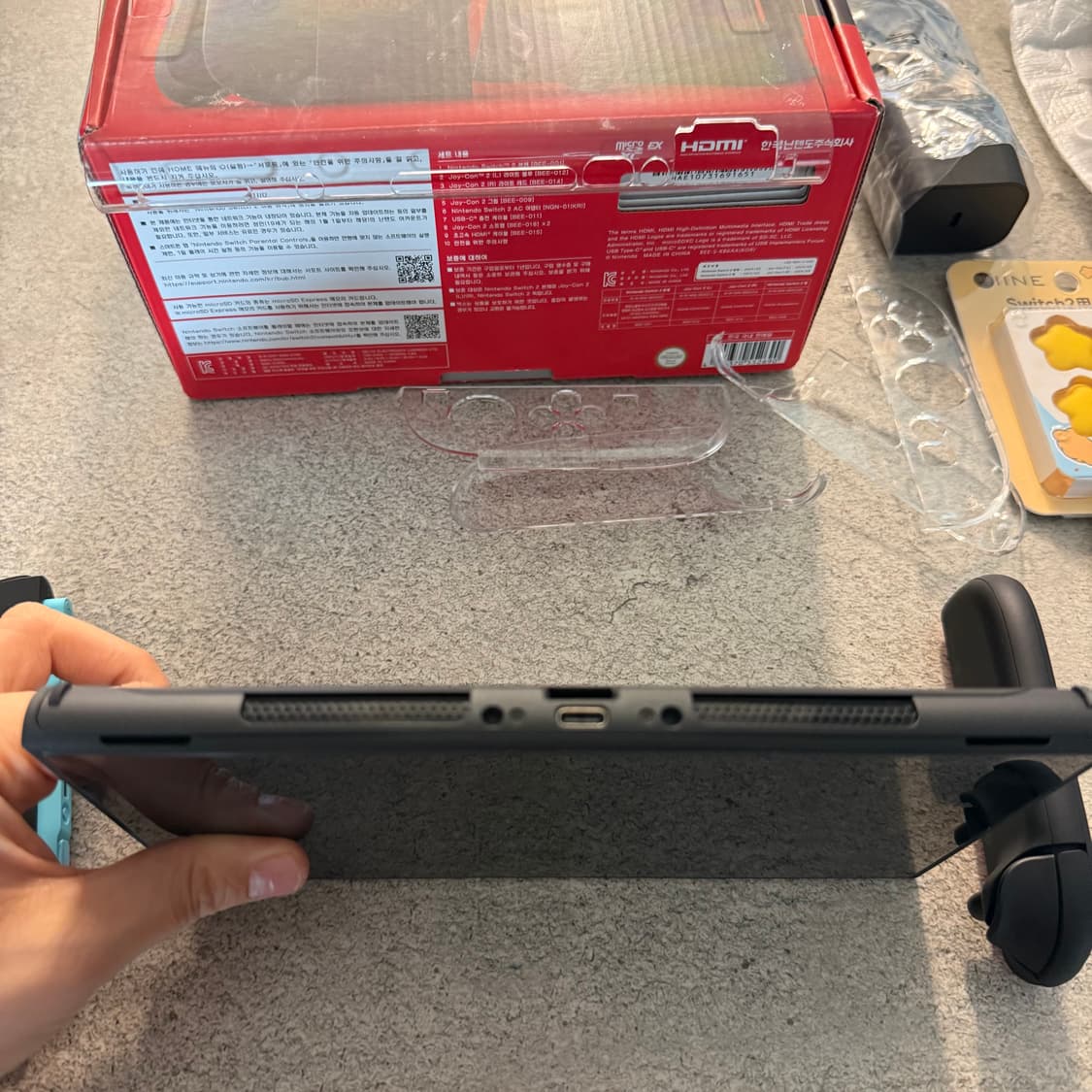 (S급 거의새거) 닌텐도스위치2 일반 풀구성 + 액정필름, 조이콘케이스 상품이미지9