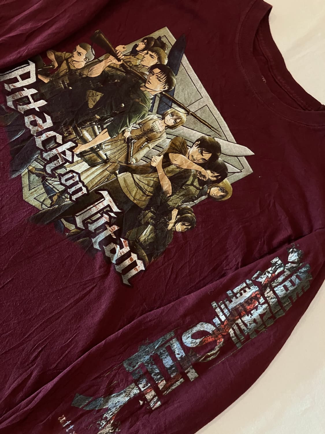 진격의거인 오피셜 롱슬리브 긴팔티 버건디 상품이미지2