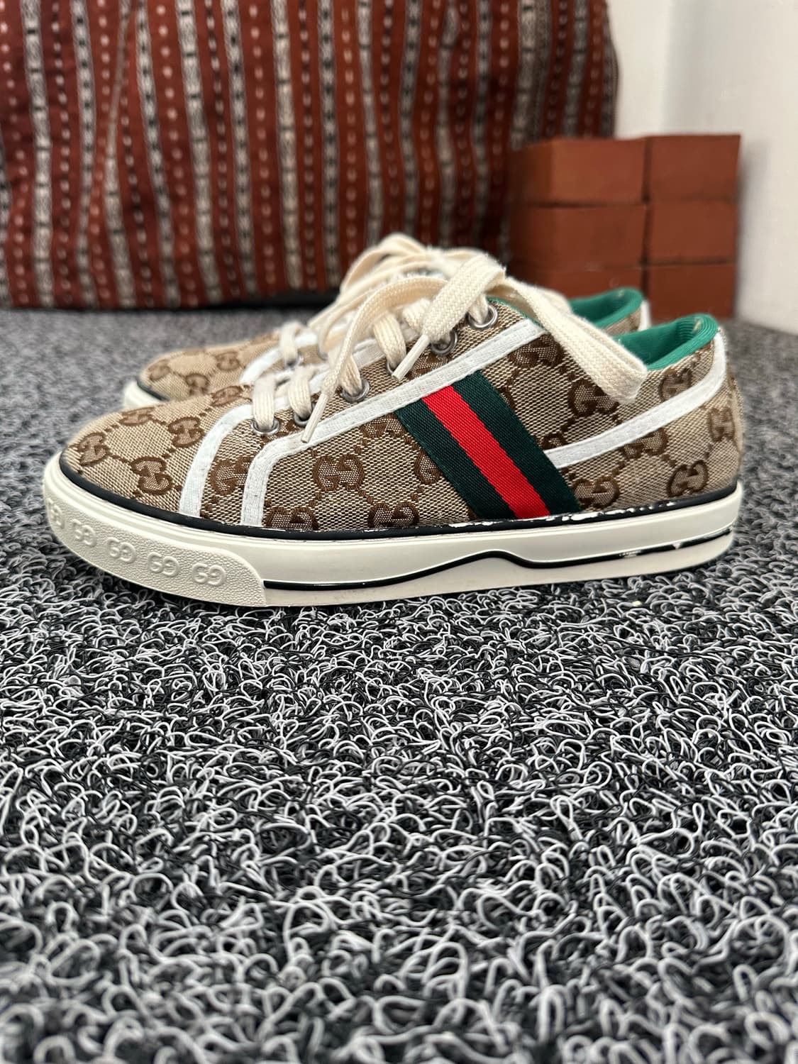 구찌 GG 스니커즈 240 상품이미지1