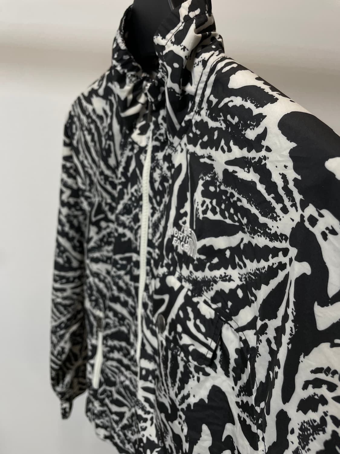 (M/M) 노스페이스 포인트 패턴 포켓 바람막이 자켓 상품이미지2