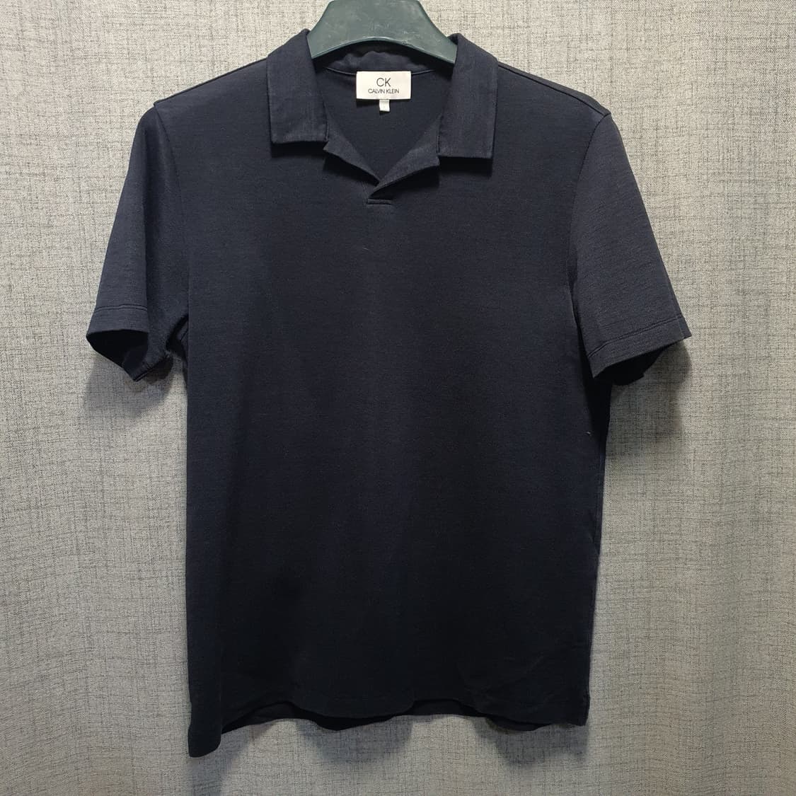 CK 캘빈클라인 네이비 린넨 카라  반팔티  상품이미지1