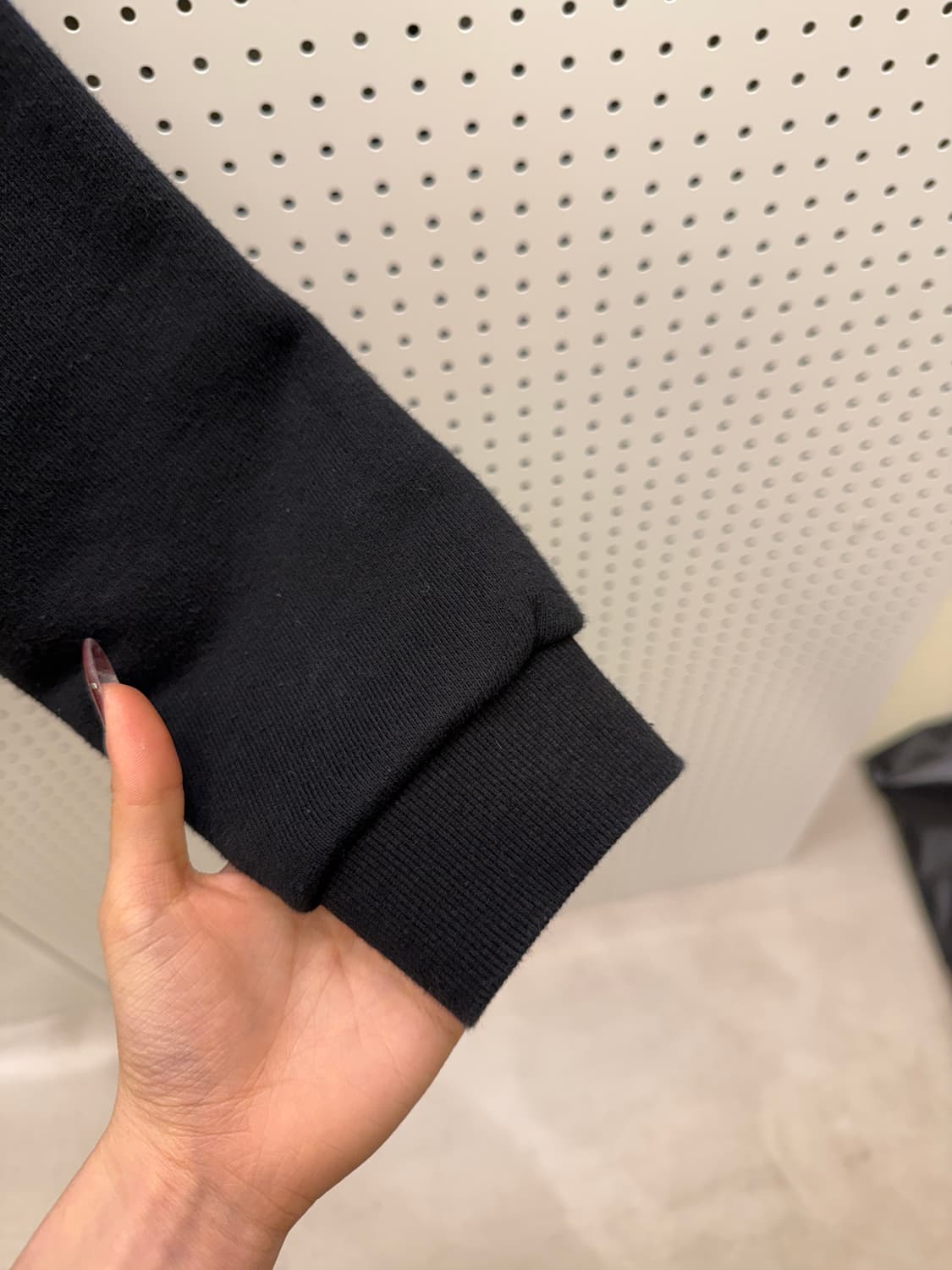 미스치프 스몰로고 블랙 맨투맨 U1387 상품이미지4