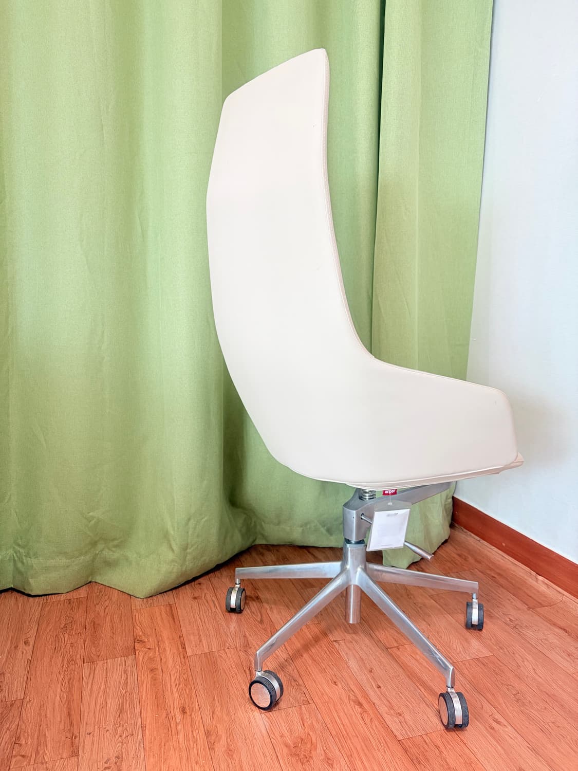 Arper 애스턴 이테리 명품 디자인 체어  상품이미지2