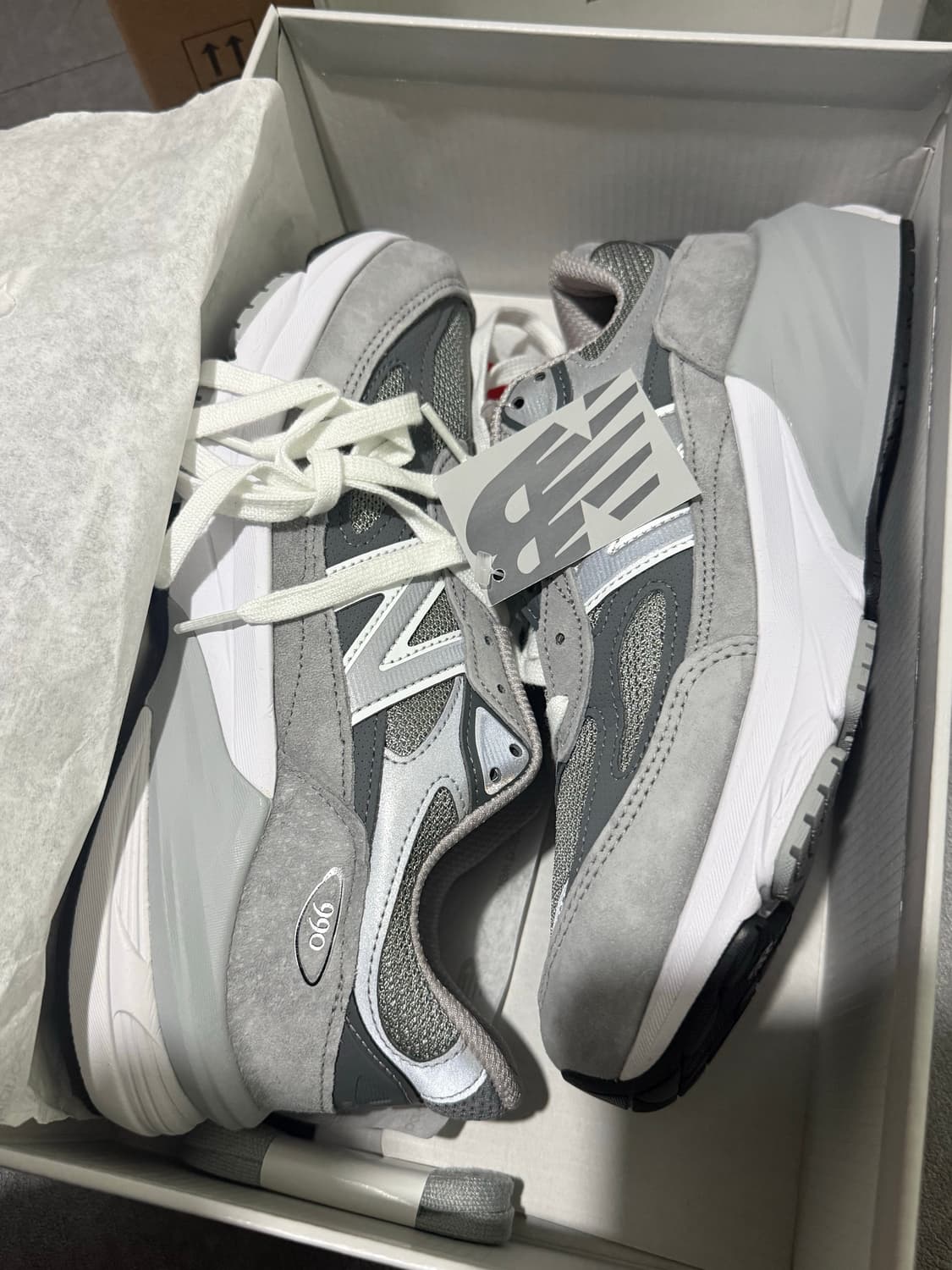 뉴발란스 New Balance 990v6 새상품 상품이미지1