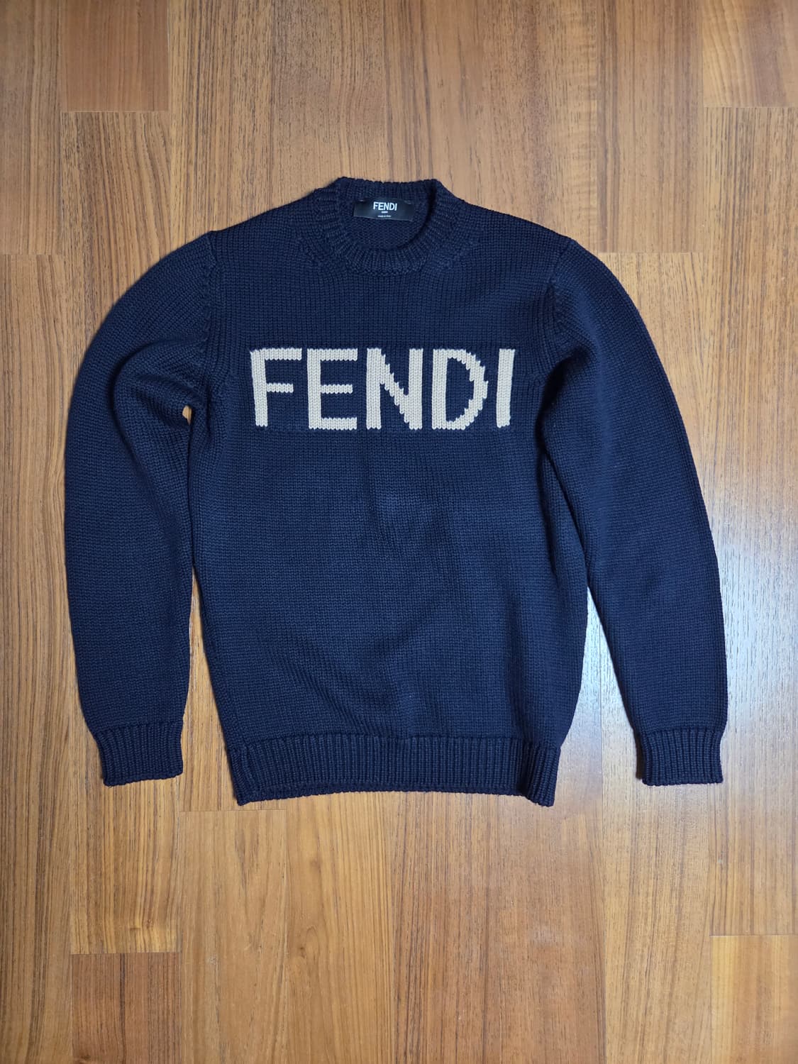펜디 네이비 로고 니트 스웨터 상품이미지1