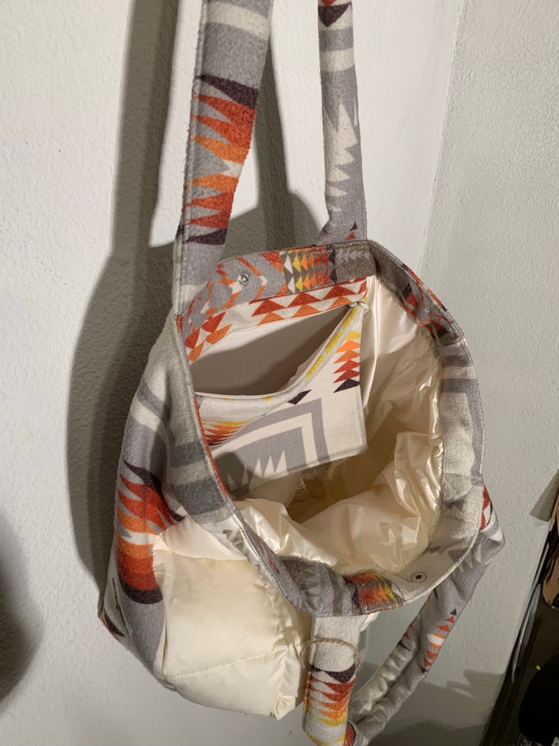 펜들턴 타이온 네이티브  나바호 패턴 패딩 숄더백 상품이미지5