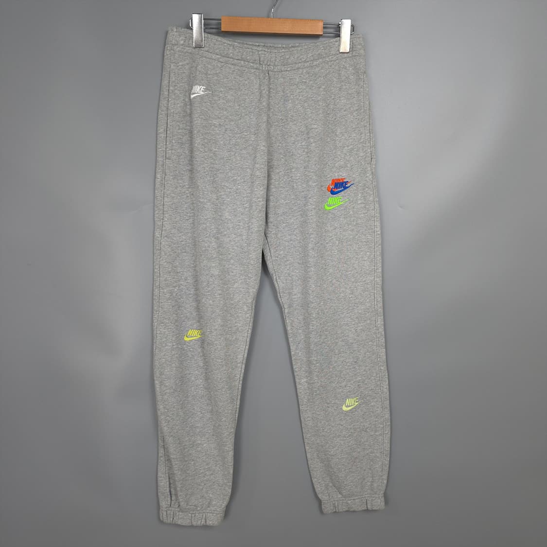 남성용 나이키 NIKE 그레이 멀티 로고 조거팬츠 L(85) 상품이미지1