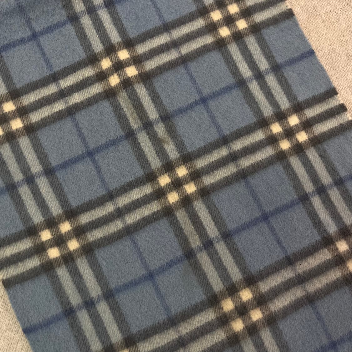 버버리 노바체크 스카이블루 캐시미어 머플러 상품이미지4