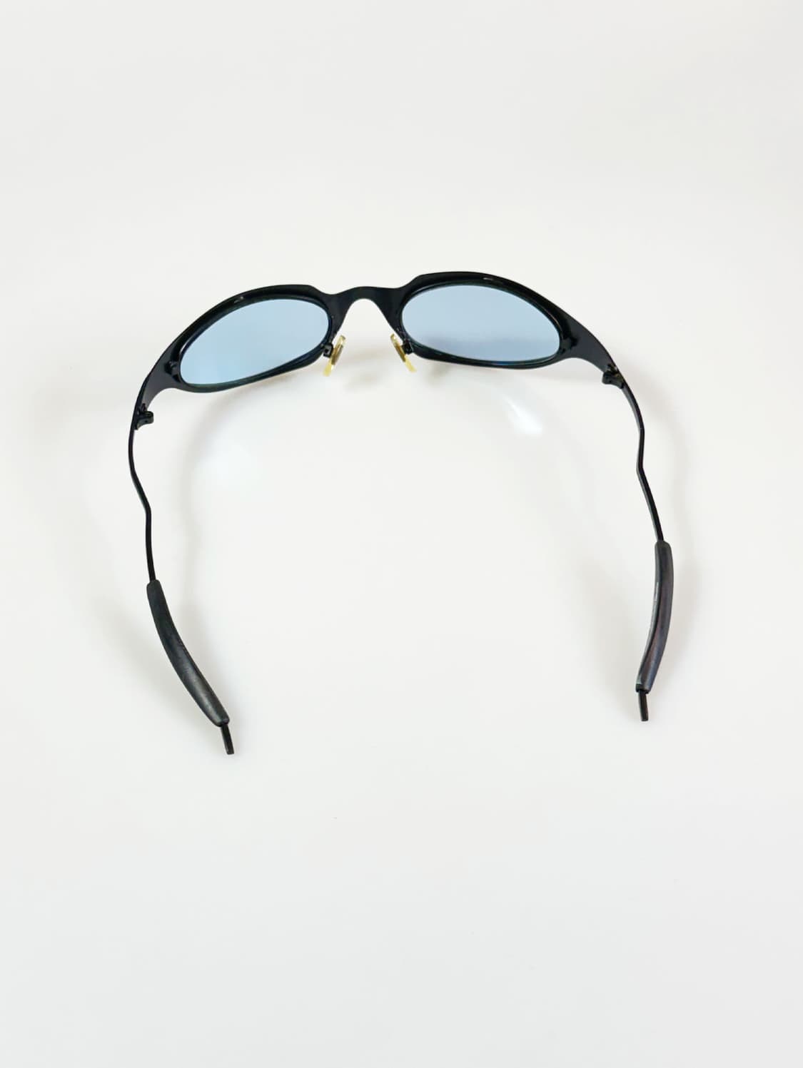 스포티 랩어라운드 블랙 메탈 프레임 빈티지 틴트 선글라스 상품이미지5