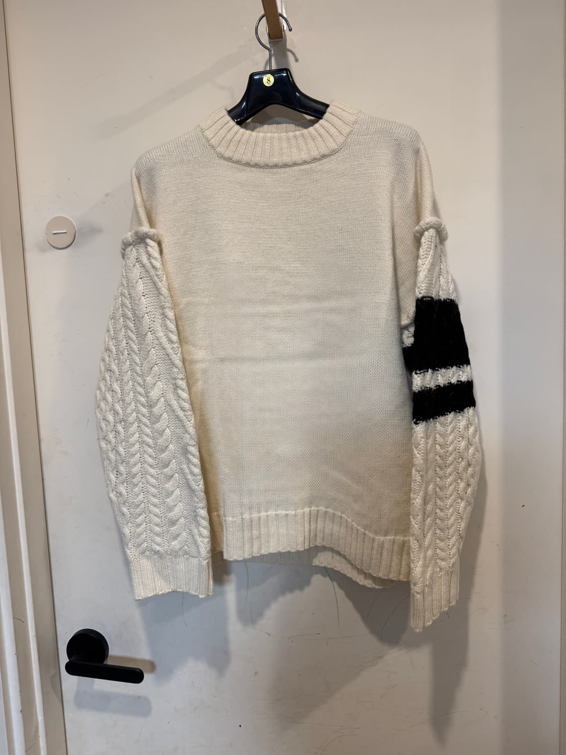 오니츠카타이거 스웨터 상품이미지5