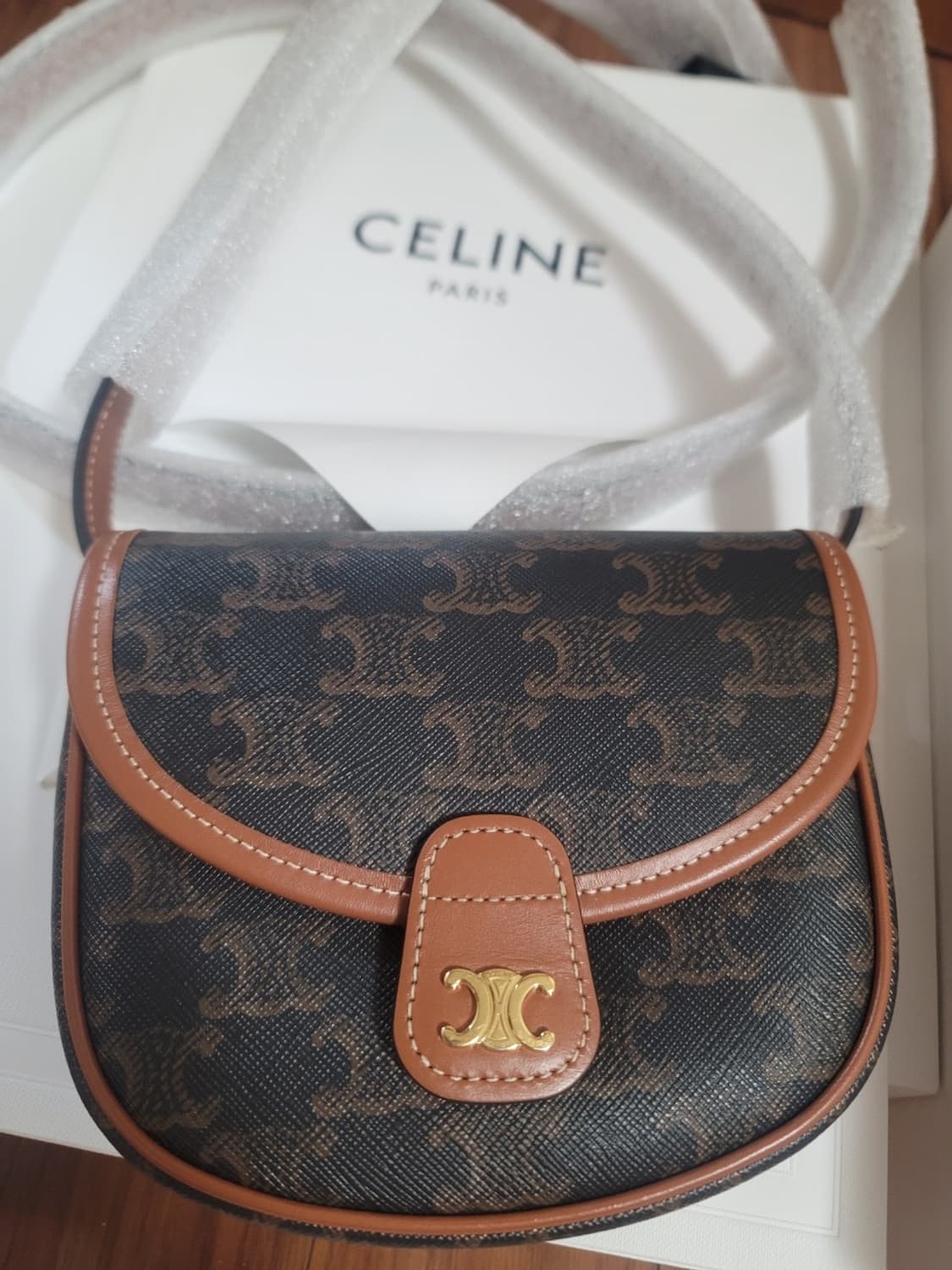 셀린느 미니베사체 트리오페 상품이미지1